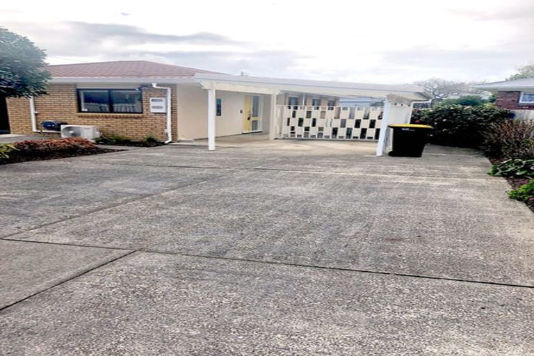 Photo of property in 2/92 Nile Road, Milford, Auckland, 0620