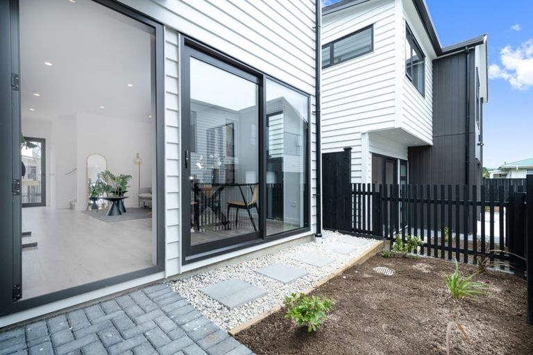 Photo of property in 7e Poto Street, Te Atatu South, Auckland, 0610