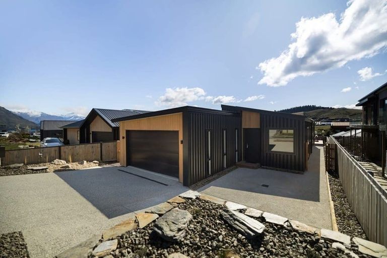 Photo of property in 65 Farrant Drive, Wanaka, 9305
