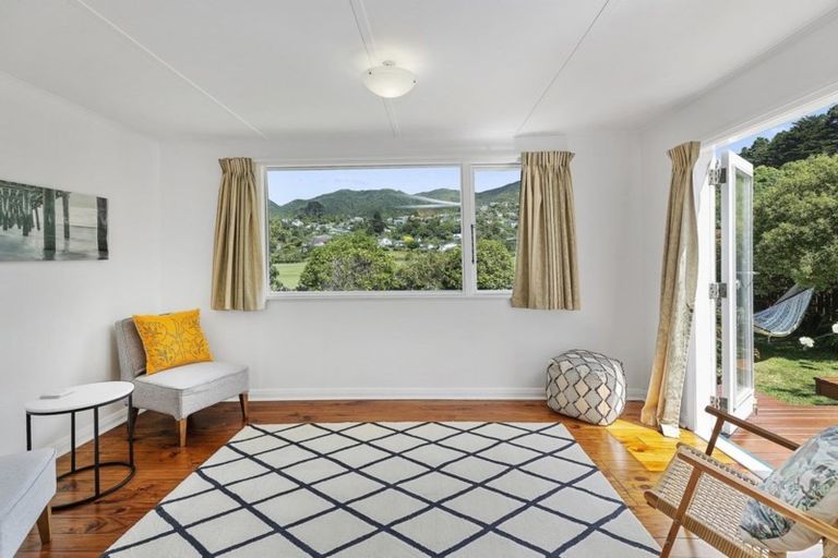 Photo of property in 15 Sunshine Avenue, Karori, Wellington, 6012