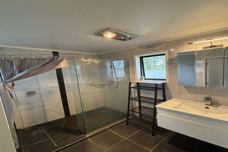 Photo of property in 69a Walworth Avenue, Pakuranga Heights, Auckland, 2010