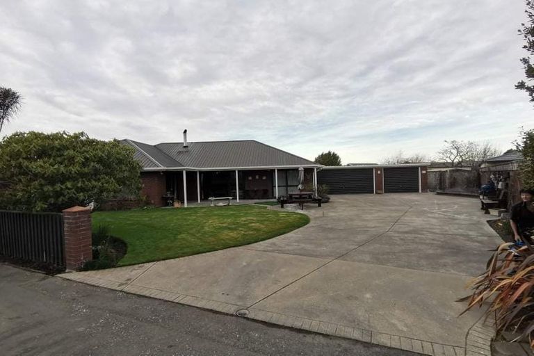 Photo of property in 11 Amdale Avenue, Broomfield, Christchurch, 8042