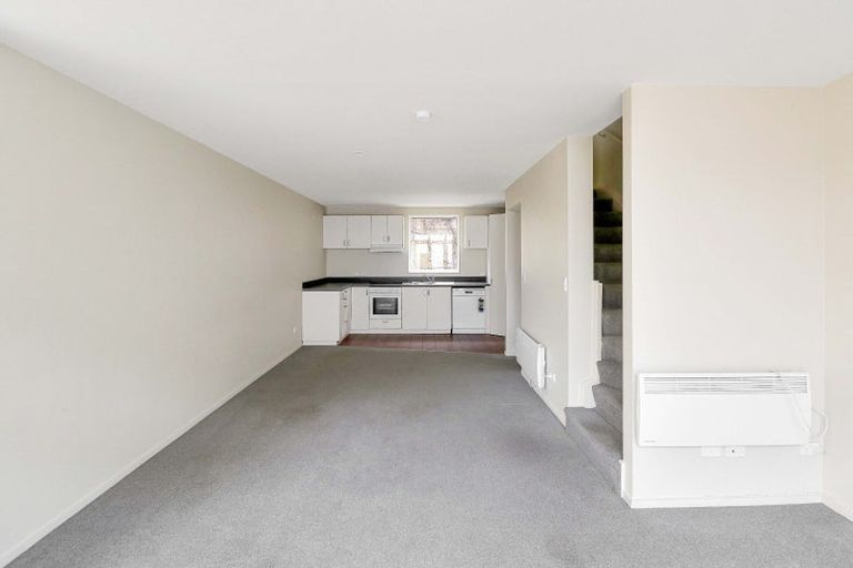 Photo of property in Pirie Street Townhouses, 35/35 Pirie Street, Mount Victoria, Wellington, 6011