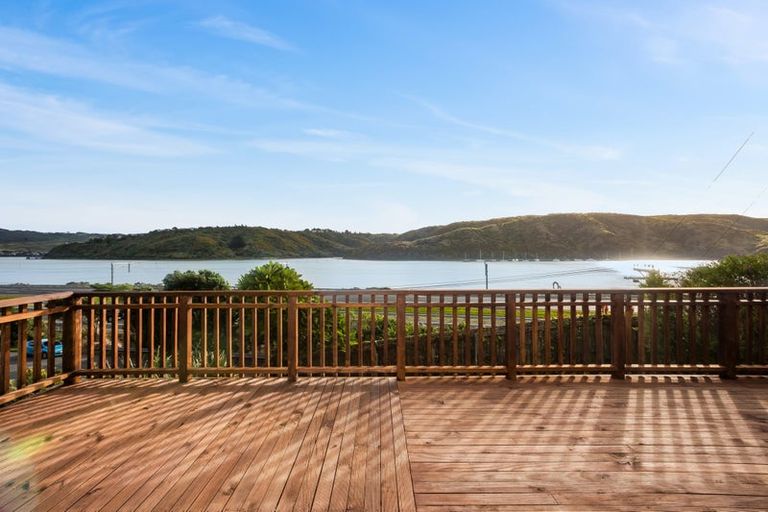 Photo of property in 32 Papakowhai Road, Papakowhai, Porirua, 5024