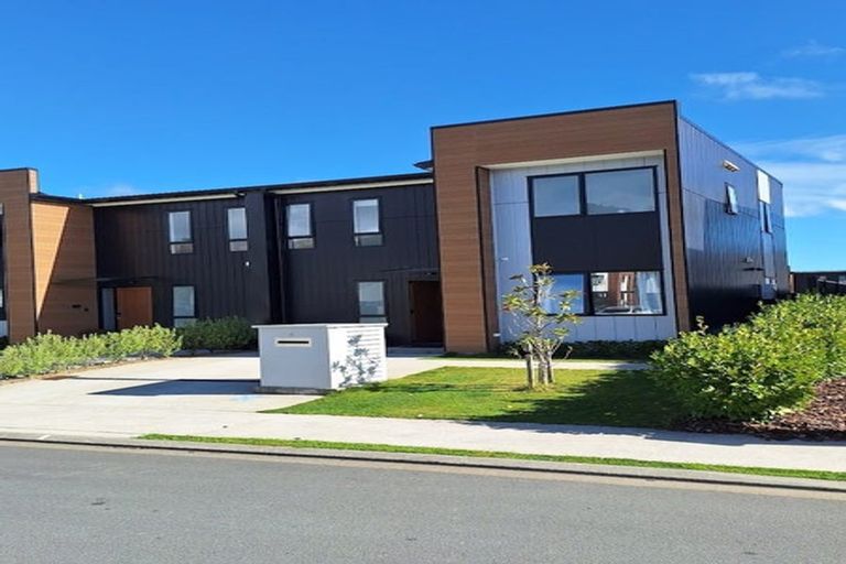 Photo of property in 36 Mawai Hakona Drive, Wallaceville, Upper Hutt, 5018