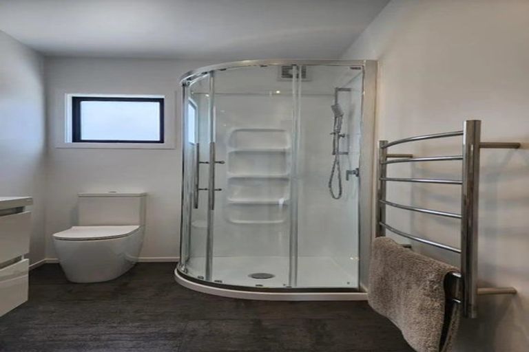 Photo of property in 140 Ngamotu Road, Spotswood, New Plymouth, 4310