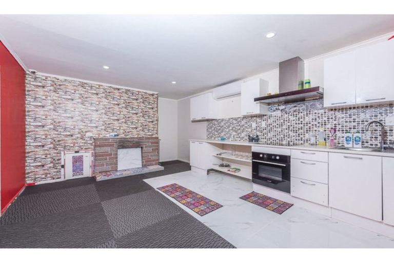Photo of property in 1/18 Sheehan Avenue, Papakura, 2110