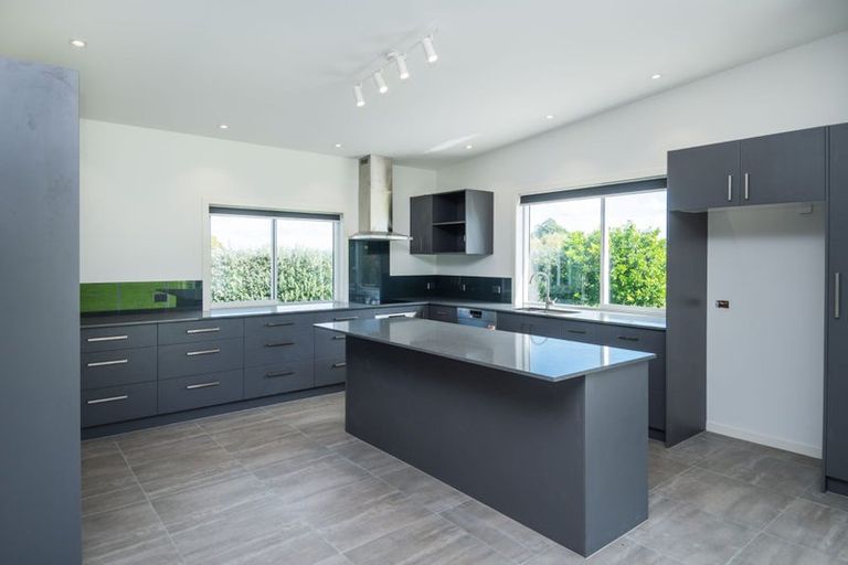 Photo of property in 32 Royd Road West, Makauri, Gisborne, 4071