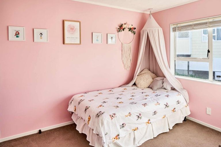 Photo of property in 22 Thimble Lane, Whitby, Porirua, 5024