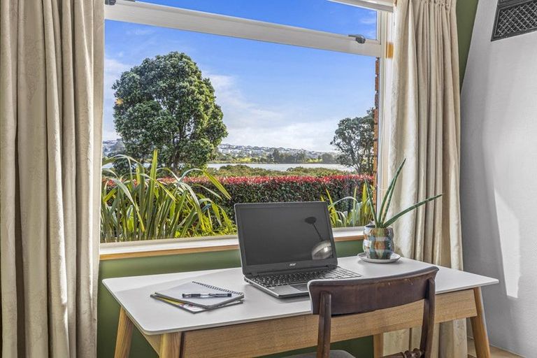 Photo of property in 48 Settlers Grove, Orewa, 0931