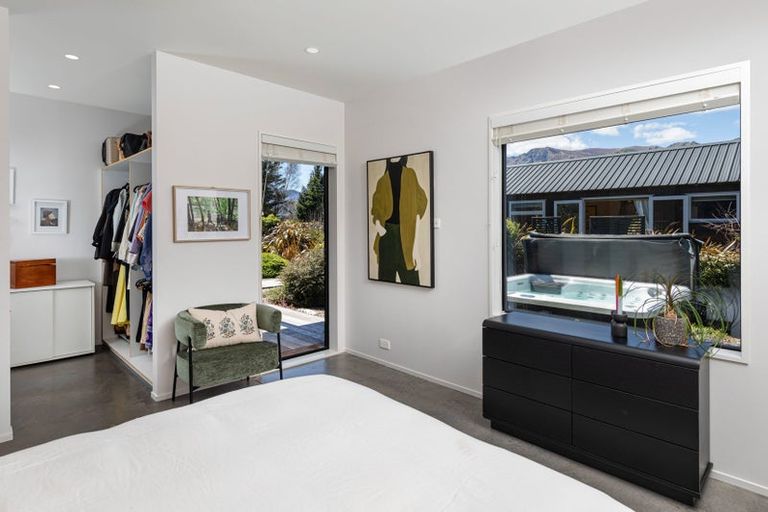 Photo of property in 5 Loach Road, Hawea Flat, Wanaka, 9382