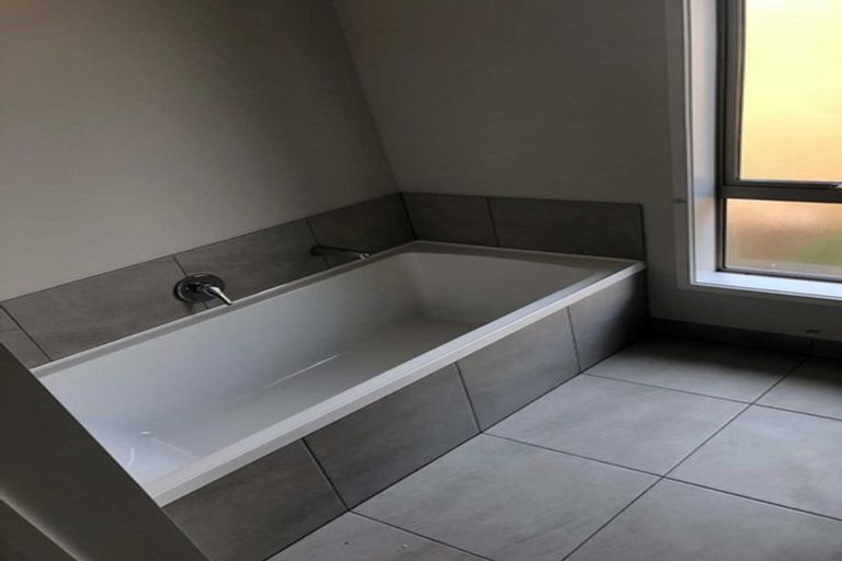 Photo of property in 15 Parton Road, Pukekohe, 2120