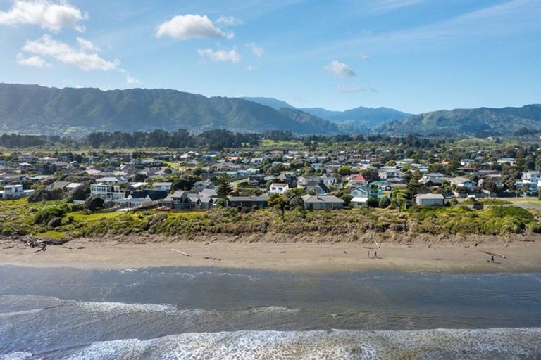 Photo of property in 115 Field Way, Waikanae Beach, Waikanae, 5036