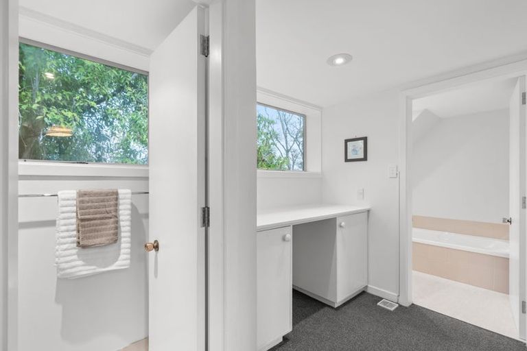 Photo of property in 83 Grahams Road, Burnside, Christchurch, 8041