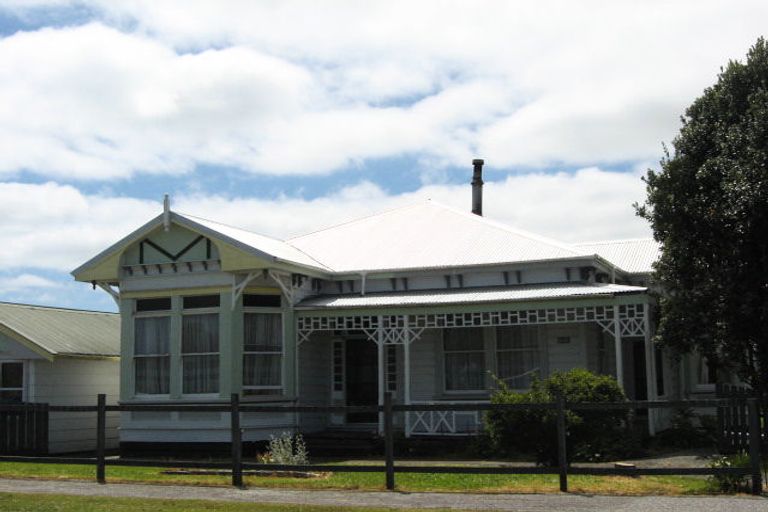 Photo of property in 95 Peel Street, Westport, 7825