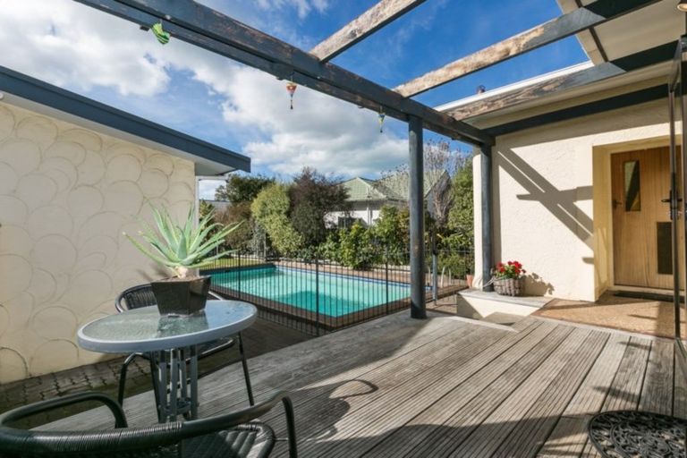 Photo of property in 6 Hinton Road, Taradale, Napier, 4112