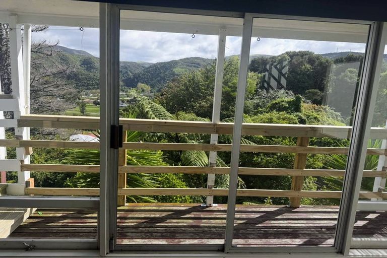 Photo of property in 74 Holborn Drive, Stokes Valley, Lower Hutt, 5019
