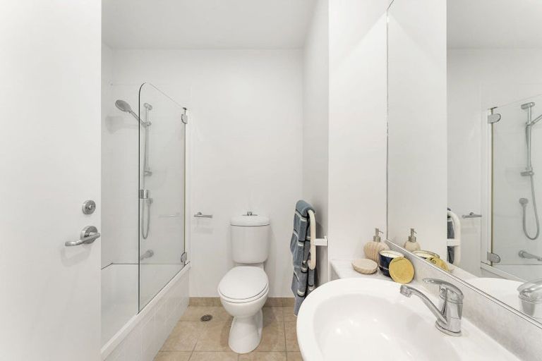 Photo of property in 29/12 Maunganui Road, Mount Maunganui, 3116