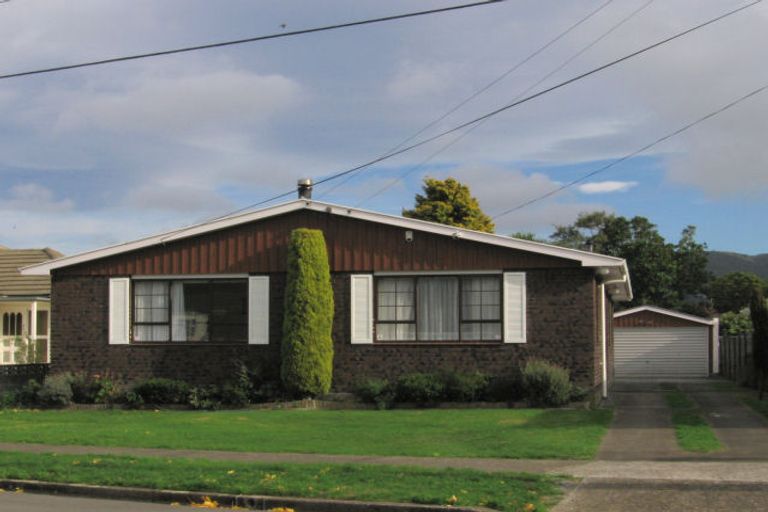 Photo of property in 10 Barsi Grove, Avalon, Lower Hutt, 5011