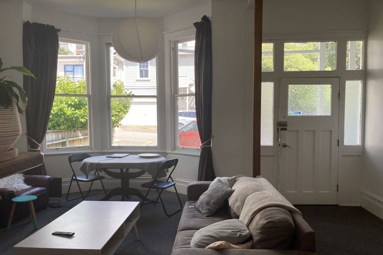 Photo of property in 15 Myrtle Crescent, Mount Cook, Wellington, 6021