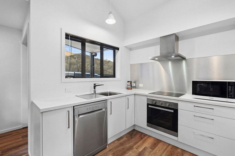 Photo of property in 9b Orient Street, Cromwell, 9310