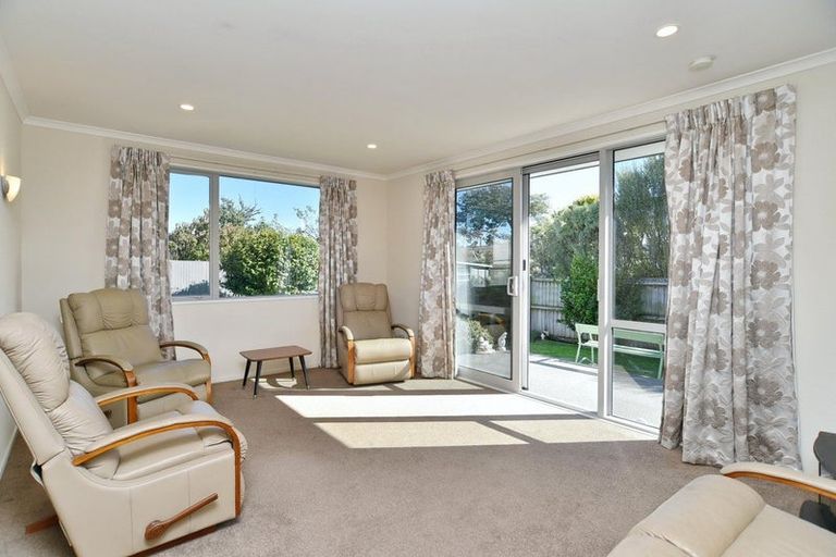 Photo of property in 2/62 Vivian Street, Burwood, Christchurch, 8083