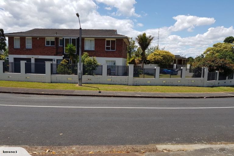 Photo of property in 22 Hartley Terrace, Massey, Auckland, 0614