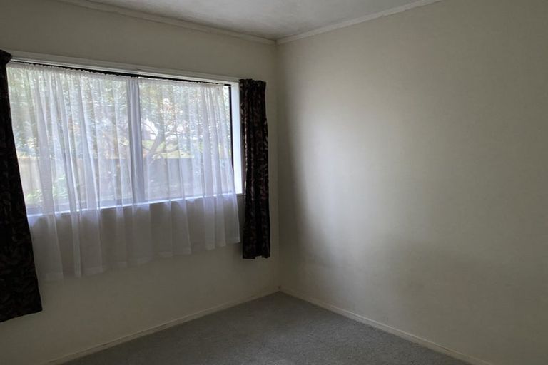 Photo of property in 2/8 Quiet Street, Te Atatu South, Auckland, 0610