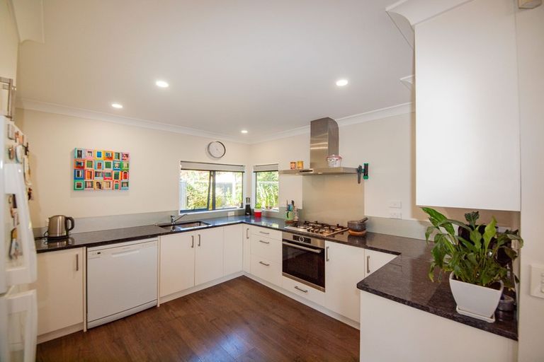 Photo of property in 17 Amesbury Drive, Churton Park, Wellington, 6037