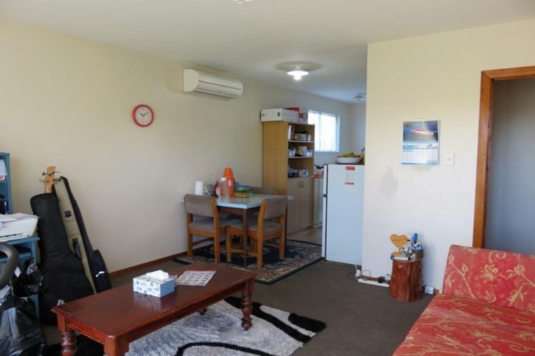 Photo of property in 1 Middlepark Road, Sockburn, Christchurch, 8042
