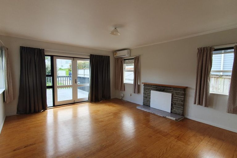 Photo of property in 37 Hilling Street, Titirangi, Auckland, 0604