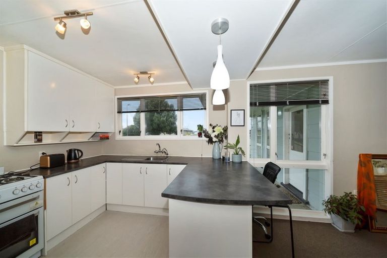 Photo of property in 25 Kamahi Avenue, Hawera, 4610