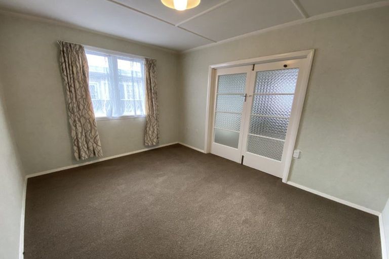 Photo of property in 85 Featherston Street, Takaro, Palmerston North, 4412