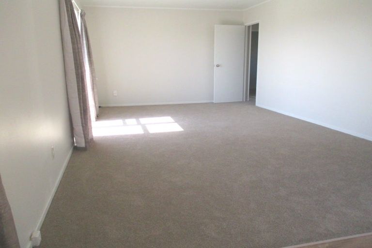 Photo of property in 50 Parrs Cross Road, Henderson, Auckland, 0612