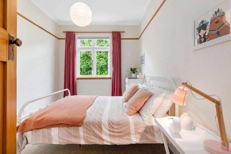 Photo of property in 3 Hawtrey Terrace, Johnsonville, Wellington, 6037