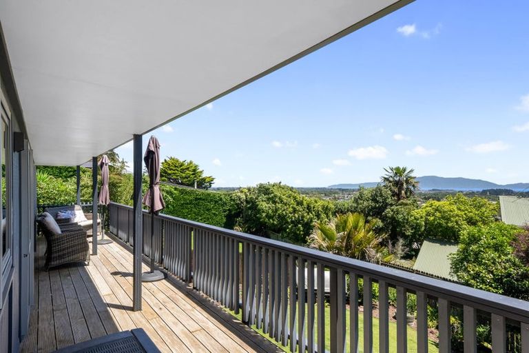 Photo of property in 64 Kotare Street, Waikanae, 5036