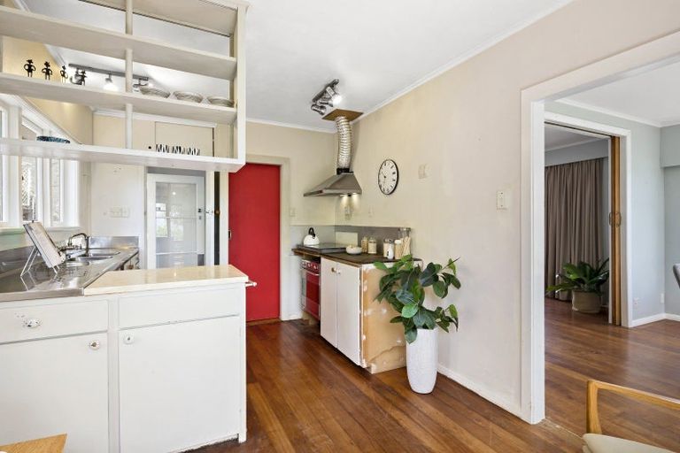 Photo of property in 39 Ferry Road, Days Bay, Lower Hutt, 5013