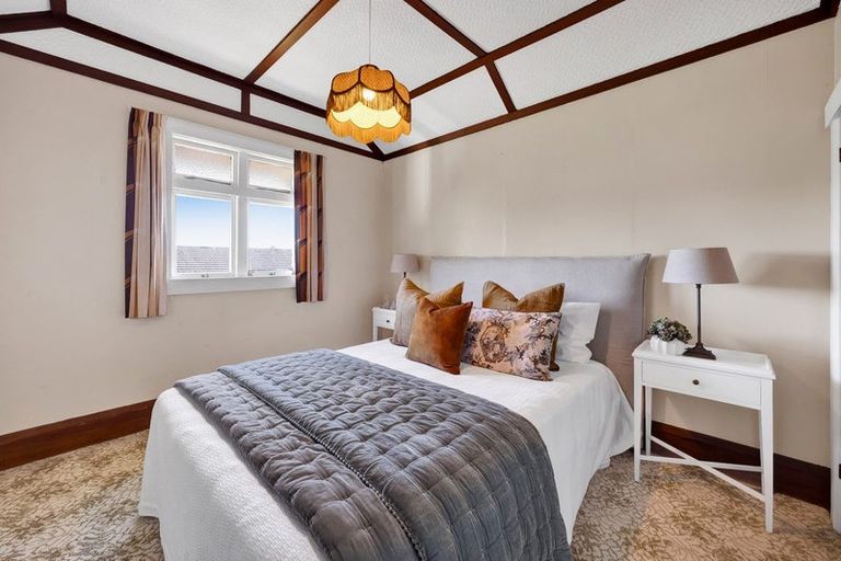 Photo of property in 4 Kitchener Terrace, Moturoa, New Plymouth, 4310