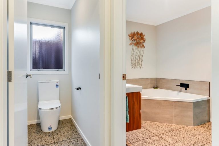 Photo of property in 7 Greenfield Drive, Western Heights, Hamilton, 3200