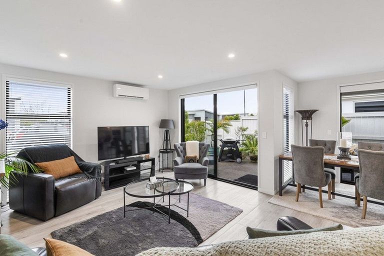 Photo of property in 43a Saint Pauls Drive, Brookfield, Tauranga, 3110