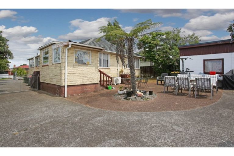 Photo of property in 5 Hooks Road, Manurewa, Auckland, 2102