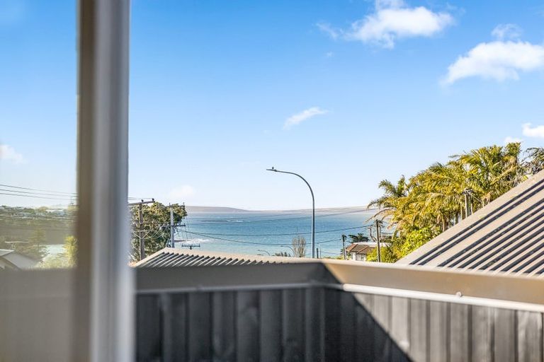 Photo of property in 12c Kowhai Road, Campbells Bay, Auckland, 0630