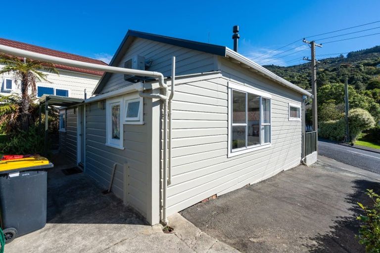 Photo of property in 3 Athol Place, Ravensbourne, Dunedin, 9022