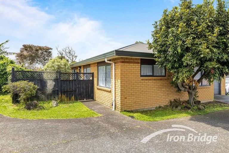 Photo of property in 1/7 Mona Avenue, Mangere Bridge, Auckland, 2022