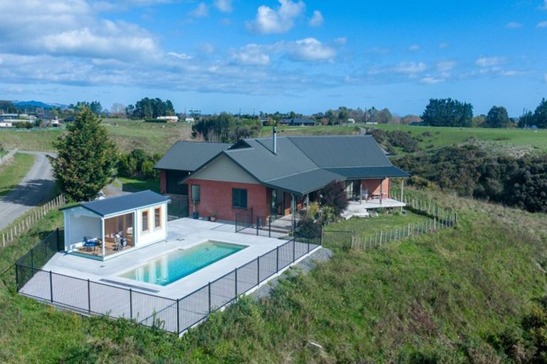 Photo of property in 17 Angus Lane, Tokomaru, Palmerston North, 4474