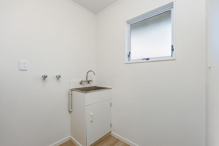 Photo of property in 12a Sturges Road, Henderson, Auckland, 0612