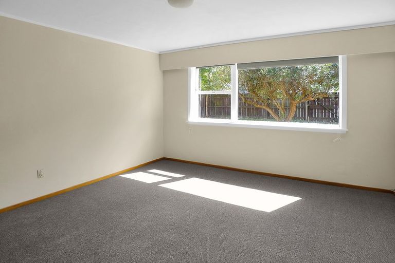 Photo of property in 739 Te Atatu Road, Te Atatu Peninsula, Auckland, 0610