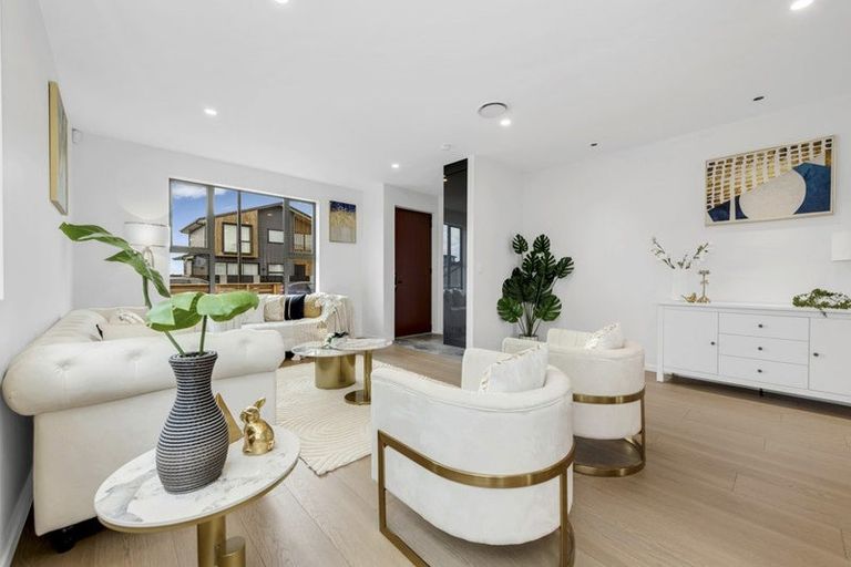 Photo of property in 6 Bendridge Street, Flat Bush, Auckland, 2019