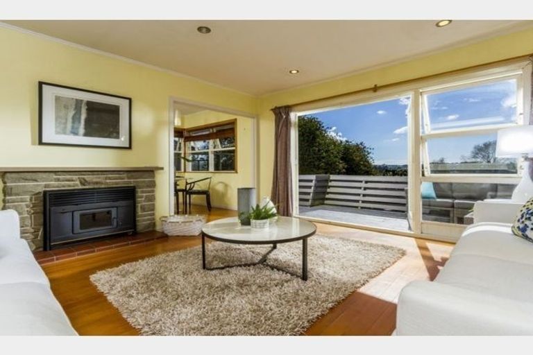 Photo of property in 37 Rosalind Road, Glenfield, Auckland, 0629