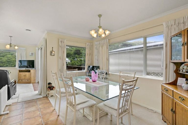 Photo of property in 102a Parkvale Road, Karori, Wellington, 6012